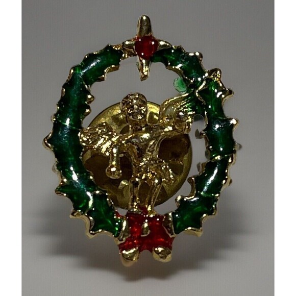 Angel in Wreath with Red Star Vintage Lapel Pin Christmas - Picture 1 of 6
